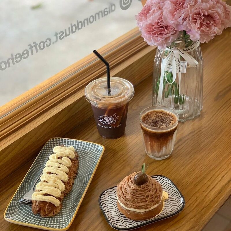 คาเฟ่ จังหวัดเพชรบุรี : รวมคาเฟ่น่านั่ง บรรยากาศดี ไม่ควรพลาด จังหวัดเพชรบุรี!