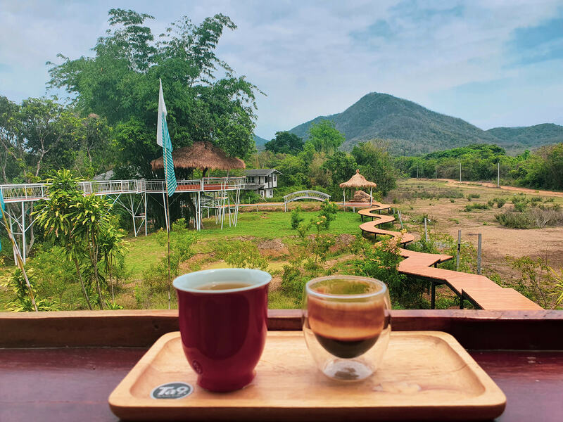 คาเฟ่ จังหวัดเพชรบุรี : รวมคาเฟ่น่านั่ง บรรยากาศดี ไม่ควรพลาด จังหวัดเพชรบุรี!