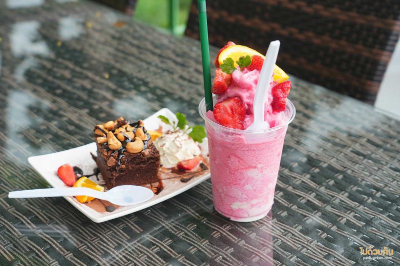 คาเฟ่ขนอม, blue terrace cafe  ขนอม, blue terrace cafe  คาเฟ่บนเนินเขา ชมวิวทะเลอ่าวขนอม