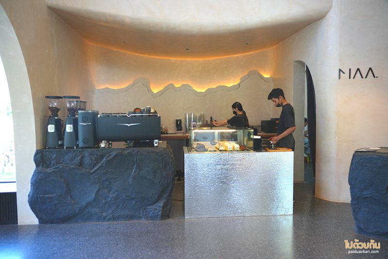 ร้านกาแฟเขาใหญ่, คาเฟ่เขาใหญ่, เขาใหญ่, maa khaoyai, maa khaoyai คาเฟ่เขาใหญ่ สไตล์ญี่ปุ่นคลุมโทนสีดำ  