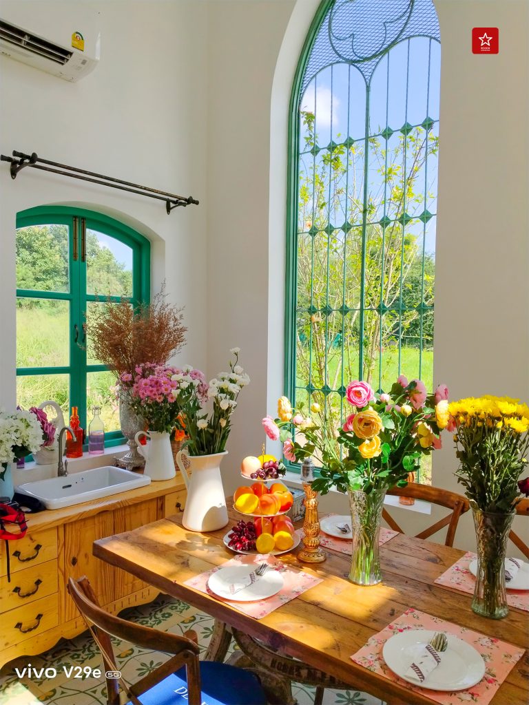 99villaandcafe, reviewchiangmai, vivo, vivov29e5g, คาเฟ่เชียงใหม่, ที่เที่ยวเชียงใหม่, รีวิวเชียงใหม่, ออร่าพอร์ตเทรตพิเศษทุกความรู้สึก, คาเฟ่เปิดใหม่ สดใส สไตล์ floral 99 villa&café