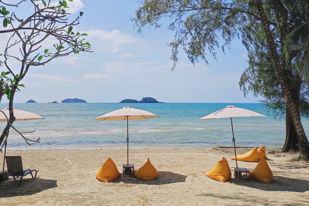 awa resort, dewa koh chang, emerald cove, kacha resort, kc grande, koh chang hotels, koh chang hotels white sand beach, koh chang resort, marina sands resort, mercure, pajamas koh chang, resolution resort, santhiya tree koh chang resort, vayna boutique koh chang, กจาปุรี รีสอร์ท, คชา รีสอร์ท, คลองพร้าว รีสอร์ท, จังหวัดตราด, ณ ธารา รีสอร์ท, ณ ธารา รีสอร์ท เกาะช้าง, ตราด, ท่องเที่ยวภาคตะวันออก, ที่กิน ที่เที่ยว, ที่พักเกาะช้าง, ที่พักเกาะช้าง 2024, ที่พักเกาะช้าง 2567, ที่พักเกาะช้าง ติดทะเล, ที่พักเกาะช้างติดทะเล, ที่พักเกาะช้างติดทะเล 2024, ที่พักเกาะช้างติดทะเล 2567, ปาจามัส เกาะช้าง, ฟลอร่า ไอทะเล รีสอร์ท, มารีน่าแซนด์ รีสอร์ท, รามายานา เกาะช้าง, รีสอร์ทเกาะช้าง, รีสอร์ทเกาะช้าง 2024, สันธิญา ทรี เกาะช้าง รีสอร์ท, หาดคลองพร้าว, หาดทรายขาว, หาดไก่แบ้, อาน่า รีสอร์ท แอนด์ สปา, อ่าวใบลาน, เกาะช้าง, เกาะช้าง 2024, เกาะช้าง 2567, เกาะช้าง ที่พัก, เกาะช้าง ที่พัก 2024, เกาะช้าง ที่พัก 2567, เค บี รีสอร์ต, เค บี รีสอร์ท เกาะช้าง, เคซี แกรนด์, เซ็นทารา เกาะช้าง ทรอปิคานา รีสอร์ท, เดวา เกาะช้าง, เดอะ ชิลล์ รีสอร์ท, เดอะ ชิลล์ เกาะช้าง, เดอะสแปลช เกาะช้าง, เดอะเดวา, เที่ยวจังหวัดตราด, เนเจอร์บีช รีสอร์ท, เมอร์เคียว, เมอร์เคียว เกาะช้าง, เรโซลูชั่น รีสอร์ท, เวย์นา บูทิก เกาะช้าง, เอวา รีสอร์ท, โรงแรมดิเอ็มเมรัลโคฟ, โรงแรมเกาะช้าง, top 30+ ที่พักเกาะช้าง [กรกฎาคม 2024] ติดทะเล พักผ่อนสุดชิล ริมทะเลสีฟ้าคราม