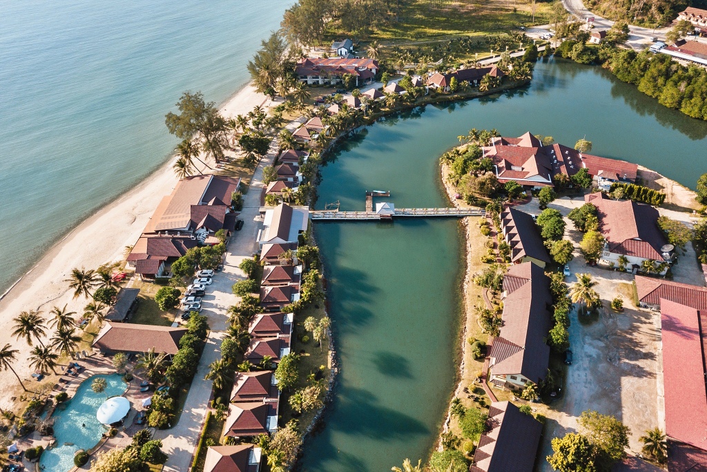 awa resort, dewa koh chang, emerald cove, kacha resort, kc grande, koh chang hotels, koh chang hotels white sand beach, koh chang resort, marina sands resort, mercure, pajamas koh chang, resolution resort, santhiya tree koh chang resort, vayna boutique koh chang, กจาปุรี รีสอร์ท, คชา รีสอร์ท, คลองพร้าว รีสอร์ท, จังหวัดตราด, ณ ธารา รีสอร์ท, ณ ธารา รีสอร์ท เกาะช้าง, ตราด, ท่องเที่ยวภาคตะวันออก, ที่กิน ที่เที่ยว, ที่พักเกาะช้าง, ที่พักเกาะช้าง 2024, ที่พักเกาะช้าง 2567, ที่พักเกาะช้าง ติดทะเล, ที่พักเกาะช้างติดทะเล, ที่พักเกาะช้างติดทะเล 2024, ที่พักเกาะช้างติดทะเล 2567, ปาจามัส เกาะช้าง, ฟลอร่า ไอทะเล รีสอร์ท, มารีน่าแซนด์ รีสอร์ท, รามายานา เกาะช้าง, รีสอร์ทเกาะช้าง, รีสอร์ทเกาะช้าง 2024, สันธิญา ทรี เกาะช้าง รีสอร์ท, หาดคลองพร้าว, หาดทรายขาว, หาดไก่แบ้, อาน่า รีสอร์ท แอนด์ สปา, อ่าวใบลาน, เกาะช้าง, เกาะช้าง 2024, เกาะช้าง 2567, เกาะช้าง ที่พัก, เกาะช้าง ที่พัก 2024, เกาะช้าง ที่พัก 2567, เค บี รีสอร์ต, เค บี รีสอร์ท เกาะช้าง, เคซี แกรนด์, เซ็นทารา เกาะช้าง ทรอปิคานา รีสอร์ท, เดวา เกาะช้าง, เดอะ ชิลล์ รีสอร์ท, เดอะ ชิลล์ เกาะช้าง, เดอะสแปลช เกาะช้าง, เดอะเดวา, เที่ยวจังหวัดตราด, เนเจอร์บีช รีสอร์ท, เมอร์เคียว, เมอร์เคียว เกาะช้าง, เรโซลูชั่น รีสอร์ท, เวย์นา บูทิก เกาะช้าง, เอวา รีสอร์ท, โรงแรมดิเอ็มเมรัลโคฟ, โรงแรมเกาะช้าง, top 30+ ที่พักเกาะช้าง [กรกฎาคม 2024] ติดทะเล พักผ่อนสุดชิล ริมทะเลสีฟ้าคราม