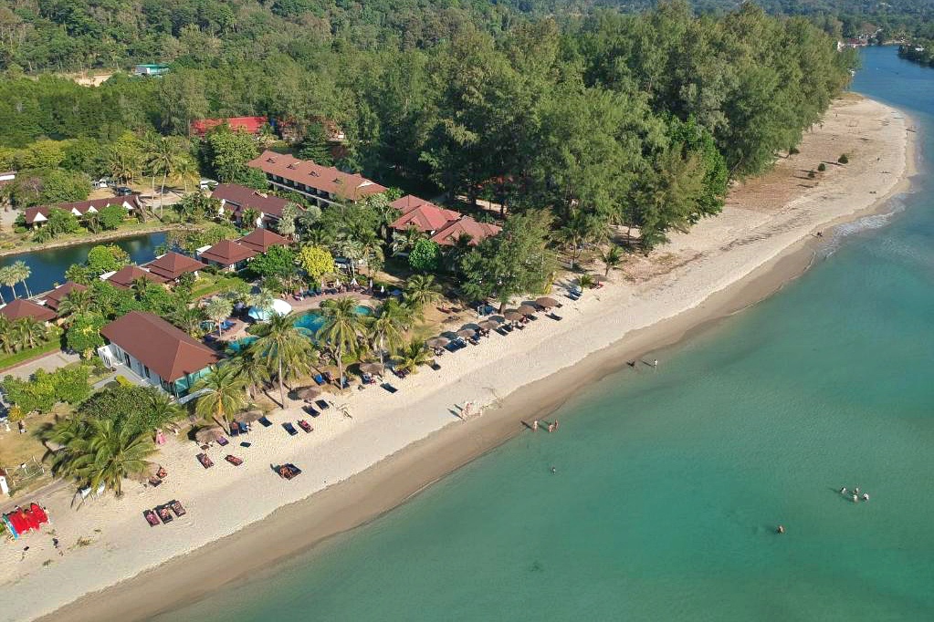 awa resort, dewa koh chang, emerald cove, kacha resort, kc grande, koh chang hotels, koh chang hotels white sand beach, koh chang resort, marina sands resort, mercure, pajamas koh chang, resolution resort, santhiya tree koh chang resort, vayna boutique koh chang, กจาปุรี รีสอร์ท, คชา รีสอร์ท, คลองพร้าว รีสอร์ท, จังหวัดตราด, ณ ธารา รีสอร์ท, ณ ธารา รีสอร์ท เกาะช้าง, ตราด, ท่องเที่ยวภาคตะวันออก, ที่กิน ที่เที่ยว, ที่พักเกาะช้าง, ที่พักเกาะช้าง 2024, ที่พักเกาะช้าง 2567, ที่พักเกาะช้าง ติดทะเล, ที่พักเกาะช้างติดทะเล, ที่พักเกาะช้างติดทะเล 2024, ที่พักเกาะช้างติดทะเล 2567, ปาจามัส เกาะช้าง, ฟลอร่า ไอทะเล รีสอร์ท, มารีน่าแซนด์ รีสอร์ท, รามายานา เกาะช้าง, รีสอร์ทเกาะช้าง, รีสอร์ทเกาะช้าง 2024, สันธิญา ทรี เกาะช้าง รีสอร์ท, หาดคลองพร้าว, หาดทรายขาว, หาดไก่แบ้, อาน่า รีสอร์ท แอนด์ สปา, อ่าวใบลาน, เกาะช้าง, เกาะช้าง 2024, เกาะช้าง 2567, เกาะช้าง ที่พัก, เกาะช้าง ที่พัก 2024, เกาะช้าง ที่พัก 2567, เค บี รีสอร์ต, เค บี รีสอร์ท เกาะช้าง, เคซี แกรนด์, เซ็นทารา เกาะช้าง ทรอปิคานา รีสอร์ท, เดวา เกาะช้าง, เดอะ ชิลล์ รีสอร์ท, เดอะ ชิลล์ เกาะช้าง, เดอะสแปลช เกาะช้าง, เดอะเดวา, เที่ยวจังหวัดตราด, เนเจอร์บีช รีสอร์ท, เมอร์เคียว, เมอร์เคียว เกาะช้าง, เรโซลูชั่น รีสอร์ท, เวย์นา บูทิก เกาะช้าง, เอวา รีสอร์ท, โรงแรมดิเอ็มเมรัลโคฟ, โรงแรมเกาะช้าง, top 30+ ที่พักเกาะช้าง [กรกฎาคม 2024] ติดทะเล พักผ่อนสุดชิล ริมทะเลสีฟ้าคราม