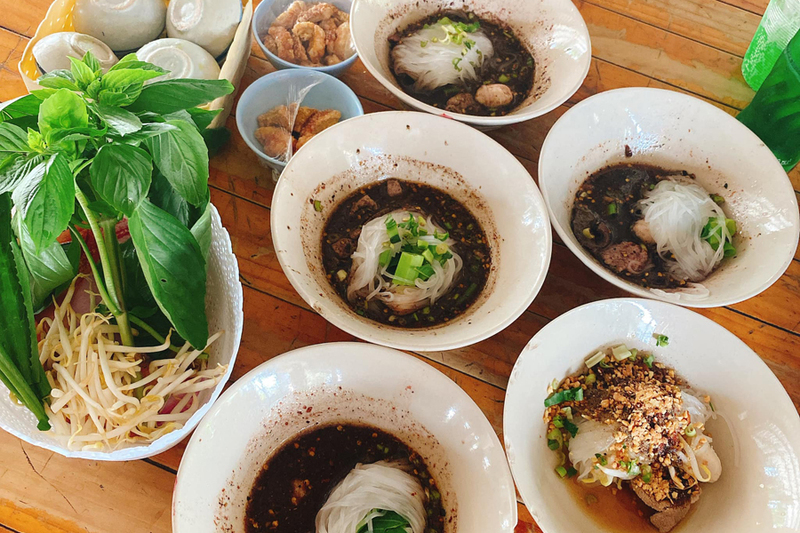 top 7+ ร้านก๋วยเตี๋ยวลาดพร้าว – วังหิน รสเด็ด น้ำซุปเข้มข้นถึงใจ