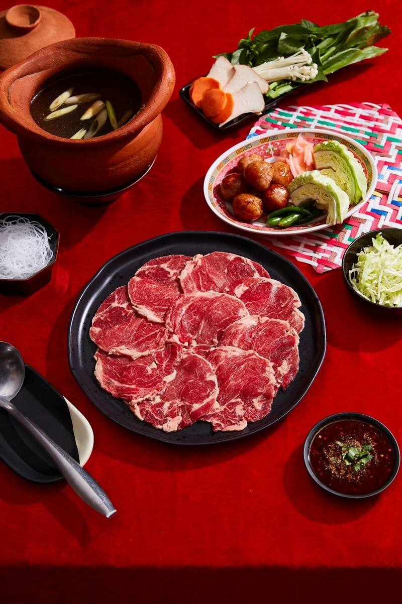 ร้านอาหารบุฟเฟ่ต์ นนทบุรี ติวานนท์ ปากเกร็ด บุฟเฟ่ต์ปิ้งย่าง ชาบู ซูชิ อิ่มได้แบบไม่อั้นแบบสุดคุ้ม!