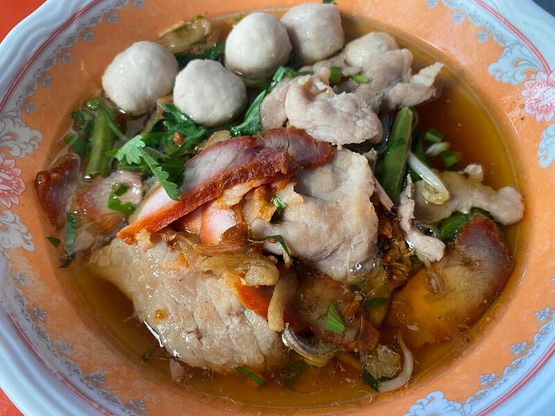 top 13+ ร้านอร่อยห้ามพลาด ราคาไม่เเพง ณ ซอยละลายทรัพย์ @ สีลม กรุงเทพฯ