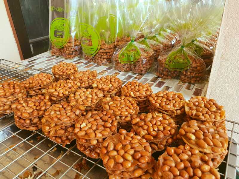 top 13+ ร้านอร่อยห้ามพลาด ราคาไม่เเพง ณ ซอยละลายทรัพย์ @ สีลม กรุงเทพฯ