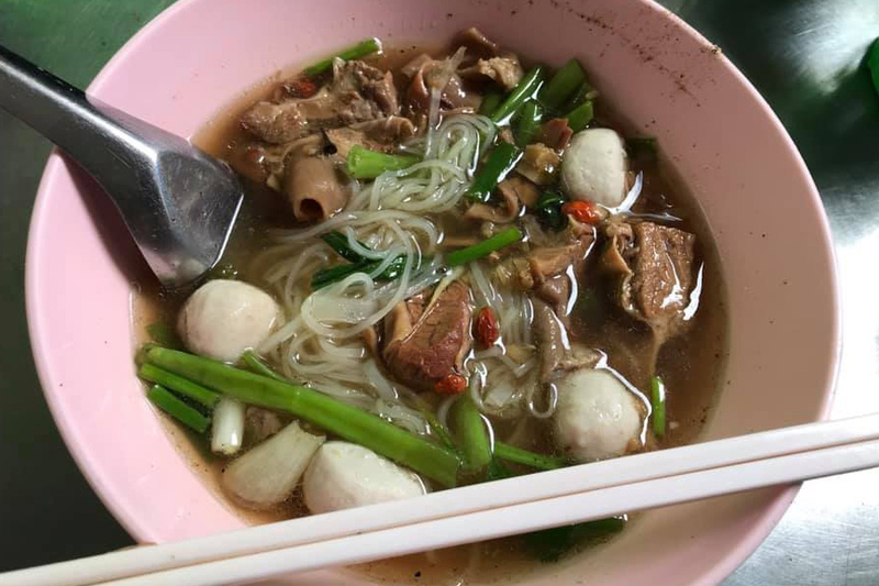 top 10+ ร้านก๋วยเตี๋ยว บางซื่อ น้ำซุปเด็ด เครื่องแน่นเต็มชาม