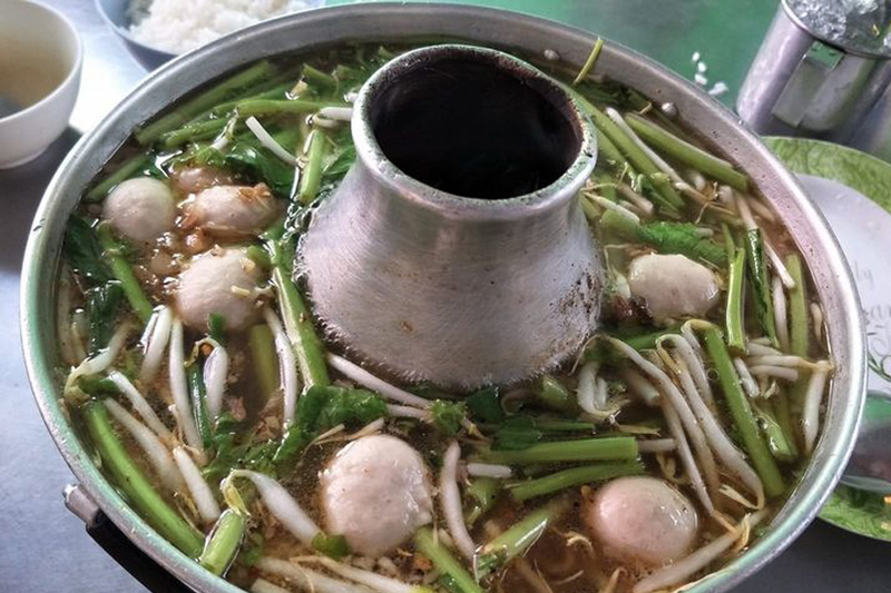 top 10+ ร้านก๋วยเตี๋ยว บางซื่อ น้ำซุปเด็ด เครื่องแน่นเต็มชาม