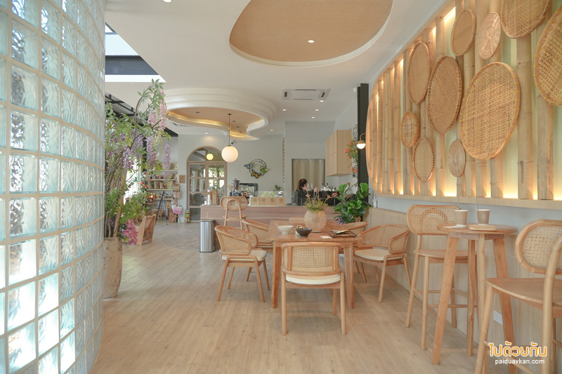 roasi coffee, คาเฟ่อยุธยา, ร้านกาแฟอยุธยา, roasi coffee คาเฟ่สไตล์มินิมอล สุดเก๋ด้วยมุมหน้าต่างกระจกบานใหญ่