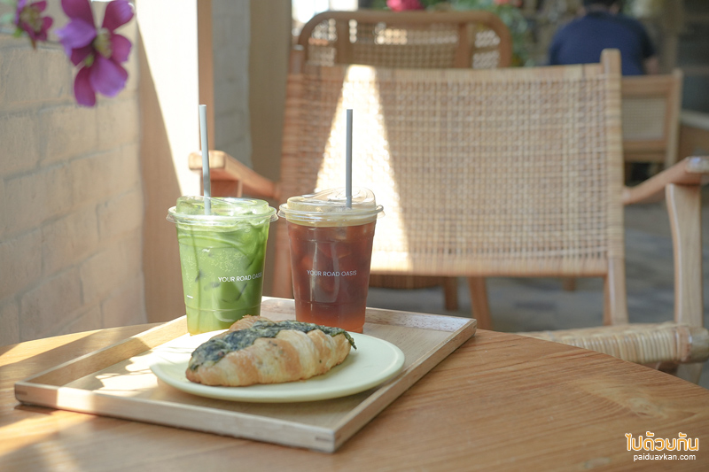 roasi coffee, คาเฟ่อยุธยา, ร้านกาแฟอยุธยา, roasi coffee คาเฟ่สไตล์มินิมอล สุดเก๋ด้วยมุมหน้าต่างกระจกบานใหญ่