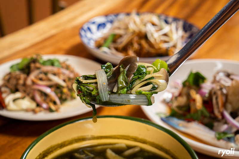 ร้านอาหารหัวหิน : รวม 5 ร้านเด็ด ร้านดัง เมนูสุดปังทั้งซีฟู้ดสดๆ อาหารใต้ อาหารอีสาน และร้านลับซาชิมิปลาไทย!