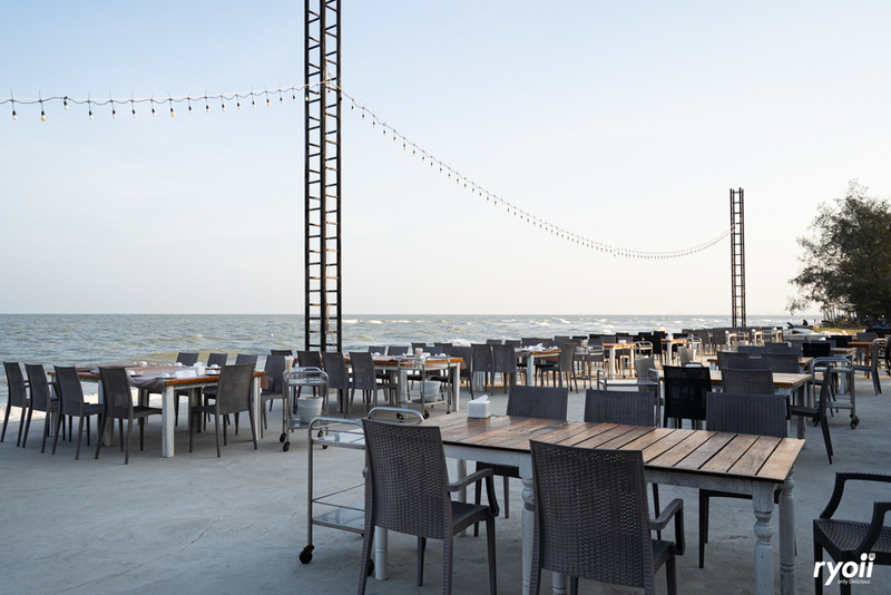 ร้านอาหารหัวหิน : รวม 5 ร้านเด็ด ร้านดัง เมนูสุดปังทั้งซีฟู้ดสดๆ อาหารใต้ อาหารอีสาน และร้านลับซาชิมิปลาไทย!