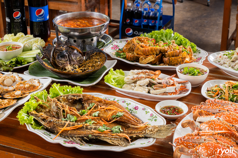 ร้านอาหารหัวหิน : รวม 5 ร้านเด็ด ร้านดัง เมนูสุดปังทั้งซีฟู้ดสดๆ อาหารใต้ อาหารอีสาน และร้านลับซาชิมิปลาไทย!