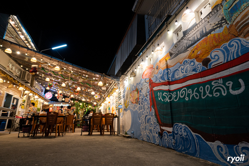 ร้านอาหารหัวหิน : รวม 5 ร้านเด็ด ร้านดัง เมนูสุดปังทั้งซีฟู้ดสดๆ อาหารใต้ อาหารอีสาน และร้านลับซาชิมิปลาไทย!