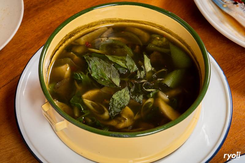 ร้านอาหารหัวหิน : รวม 5 ร้านเด็ด ร้านดัง เมนูสุดปังทั้งซีฟู้ดสดๆ อาหารใต้ อาหารอีสาน และร้านลับซาชิมิปลาไทย!