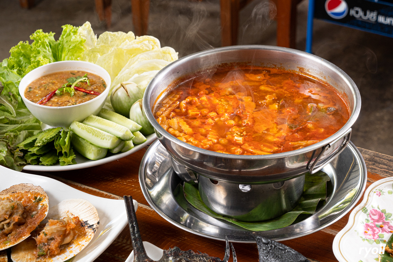 ร้านอาหารหัวหิน : รวม 5 ร้านเด็ด ร้านดัง เมนูสุดปังทั้งซีฟู้ดสดๆ อาหารใต้ อาหารอีสาน และร้านลับซาชิมิปลาไทย!