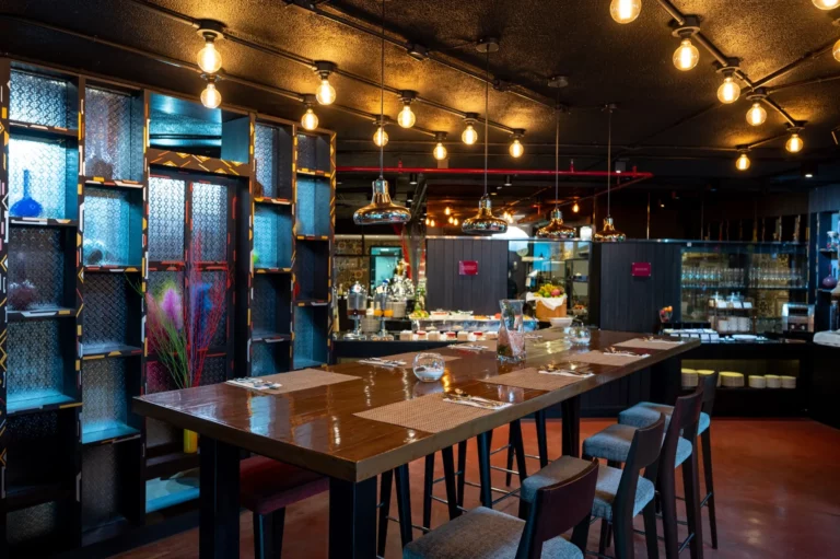 top 8+ ร้านอาหารใกล้ สุขุมวิท 11 แหล่งรวมของอร่อย ไทย-ต่างชาติ มาเมื่อไหร่ก็ฟิน