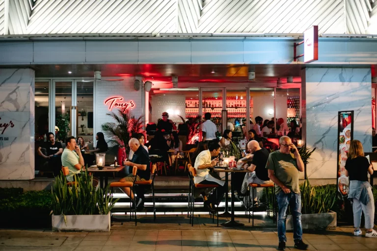 top 8+ ร้านอาหารใกล้ สุขุมวิท 11 แหล่งรวมของอร่อย ไทย-ต่างชาติ มาเมื่อไหร่ก็ฟิน