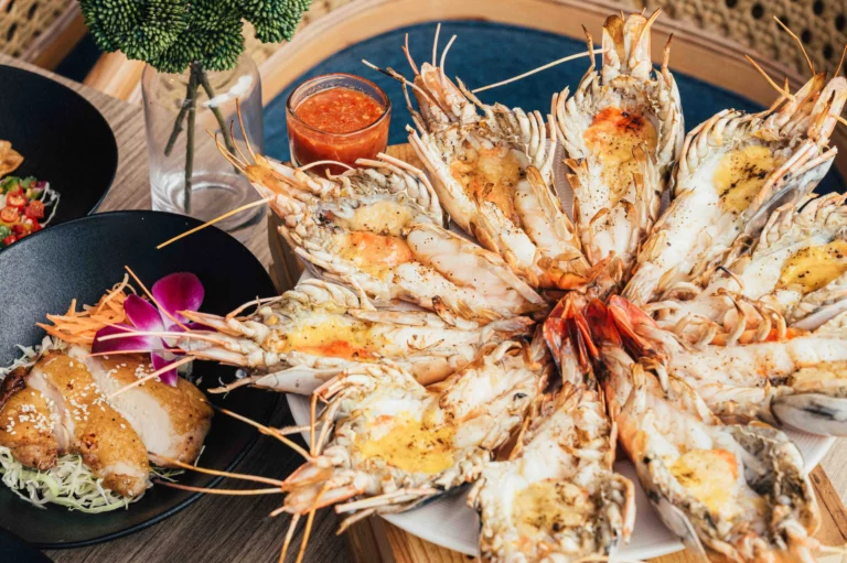 top 8+ ร้านอาหารใกล้ สุขุมวิท 11 แหล่งรวมของอร่อย ไทย-ต่างชาติ มาเมื่อไหร่ก็ฟิน