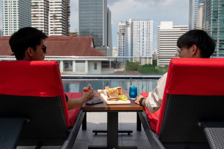 top 8+ ร้านอาหารใกล้ สุขุมวิท 11 แหล่งรวมของอร่อย ไทย-ต่างชาติ มาเมื่อไหร่ก็ฟิน