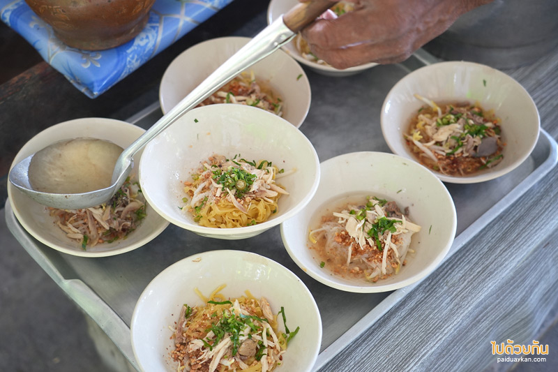ก๋วยเตี๋ยวอยุธยา, ก๋วยเตี๋ยวไก่ฉีกป้าปุ๊, ก๋วยเตี๋ยวอร่อยอยุธยา, ก๋วยเตี๋ยวไก่ฉีกป้าปุ๊  ตำนานความอร่อยแห่งอยุธยา