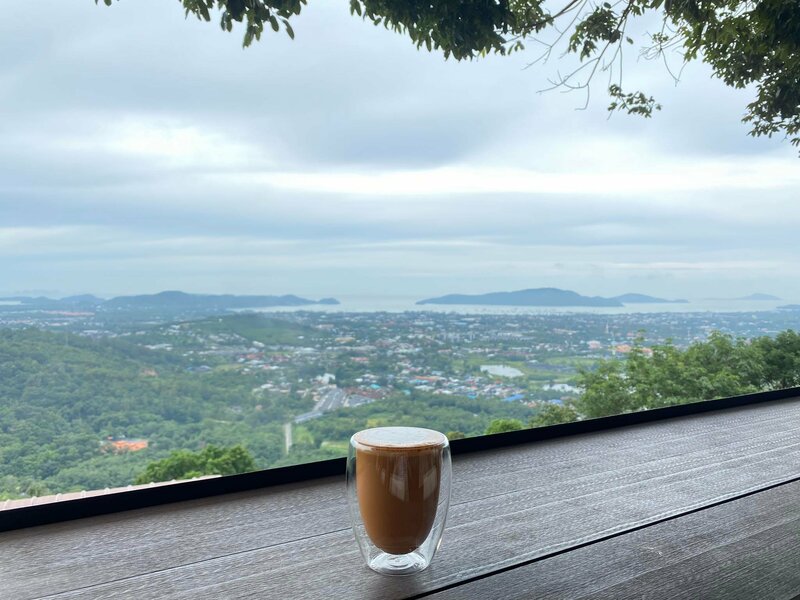 top 12+ ร้านคาเฟ่วิวทะเล @ภูเก็ต ร้านสวยบรรยากาศดีมากกก ไปเเล้วอย่าพลาด