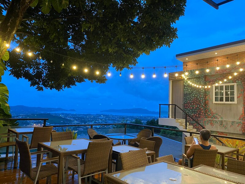 top 12+ ร้านคาเฟ่วิวทะเล @ภูเก็ต ร้านสวยบรรยากาศดีมากกก ไปเเล้วอย่าพลาด