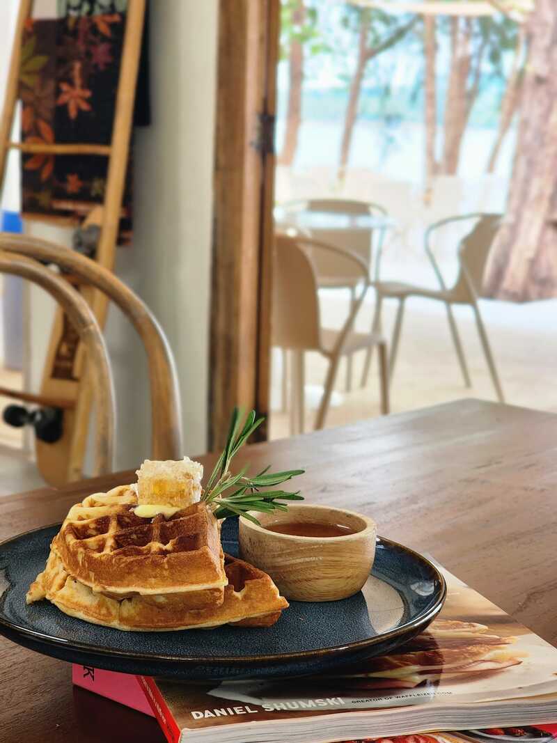 top 12+ ร้านคาเฟ่วิวทะเล @ภูเก็ต ร้านสวยบรรยากาศดีมากกก ไปเเล้วอย่าพลาด