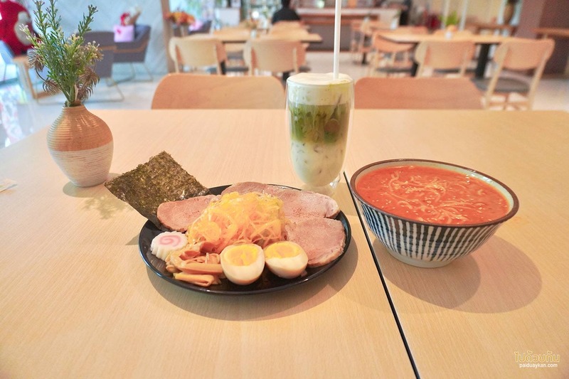 คาเฟ่ศรีราชา, ศรีราชา, เที่ยวศรีราชา, top 168+ cafe by yuu คาเฟ่สไตล์ญี่ปุ่น ถ่ายรูปสะพานแดงริมทะเล