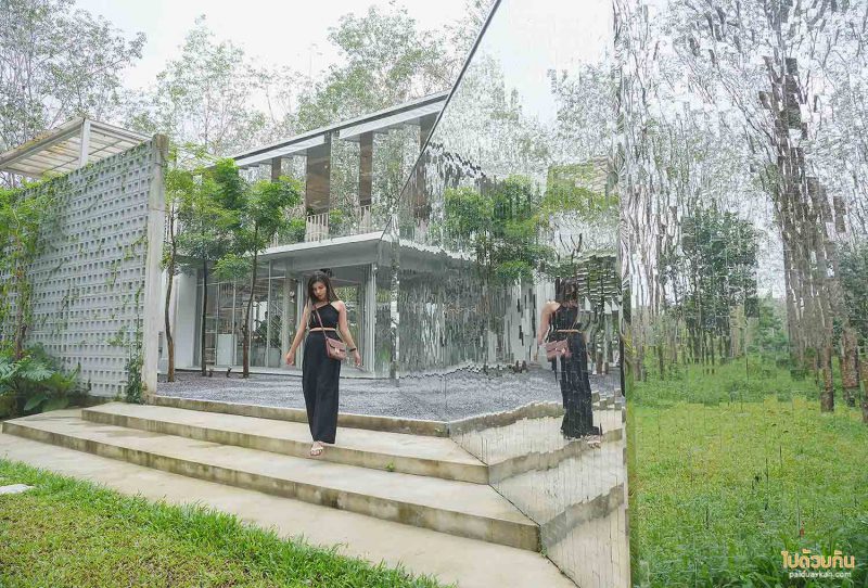 คาเฟ่นครศรีธรรมราช, aston gilbert นครศรีธรรมราช, ร้านกาแฟพรมคีรี, คาเฟ่พรมหมคีรี, aston gilbert คาเฟ่กระจกสุดล้ำ ท่ามกลางสวนยาง