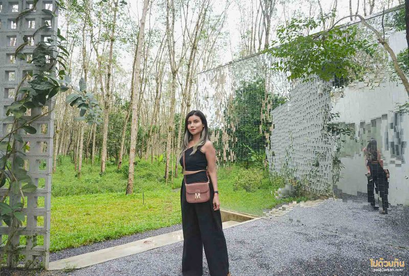 คาเฟ่นครศรีธรรมราช, aston gilbert นครศรีธรรมราช, ร้านกาแฟพรมคีรี, คาเฟ่พรมหมคีรี, aston gilbert คาเฟ่กระจกสุดล้ำ ท่ามกลางสวนยาง