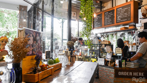 ร้านอร่อย คาเฟ่ ใกล้ม.ศิลปากร วังท่าพระ วันเดียวครบทั้งคาวหวาน!