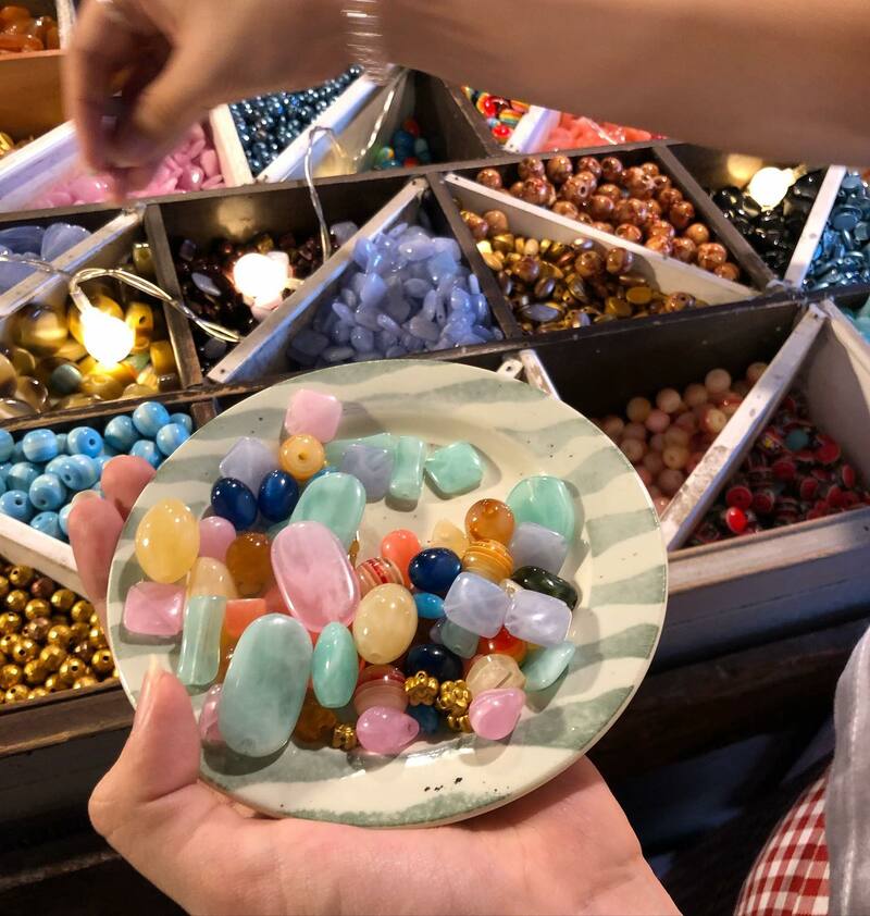 top 6+ ร้านเด็ดย่านคลองบางหลวง บรรยากาศสุดคลาสสิคน่าเช็คอิน, บ้านศิลปิน คลองบางหลวง, ร้านอาหารครัวคุณอ๋อย, บ้านมวยไทย คลองบางหลวง, บ้านเพลินจิตต์ ณ คลองบางหลวง