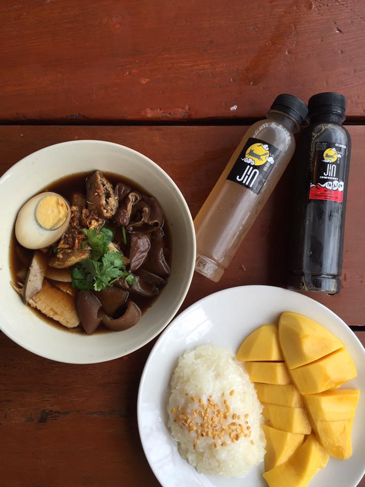 top 6+ ร้านเด็ดย่านคลองบางหลวง บรรยากาศสุดคลาสสิคน่าเช็คอิน, บ้านศิลปิน คลองบางหลวง, ร้านอาหารครัวคุณอ๋อย, บ้านมวยไทย คลองบางหลวง, บ้านเพลินจิตต์ ณ คลองบางหลวง