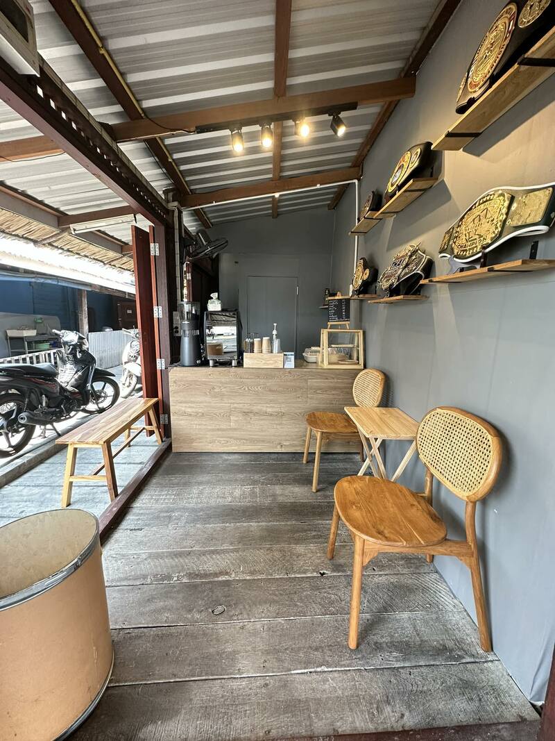 top 6+ ร้านเด็ดย่านคลองบางหลวง บรรยากาศสุดคลาสสิคน่าเช็คอิน, บ้านศิลปิน คลองบางหลวง, ร้านอาหารครัวคุณอ๋อย, บ้านมวยไทย คลองบางหลวง, บ้านเพลินจิตต์ ณ คลองบางหลวง