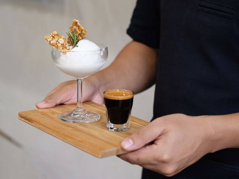 top 15+ คาเฟ่ภูเก็ตบรรยากาศดี : มีวิวทะเล ระวังพลาด ถ้าไม่มา!!