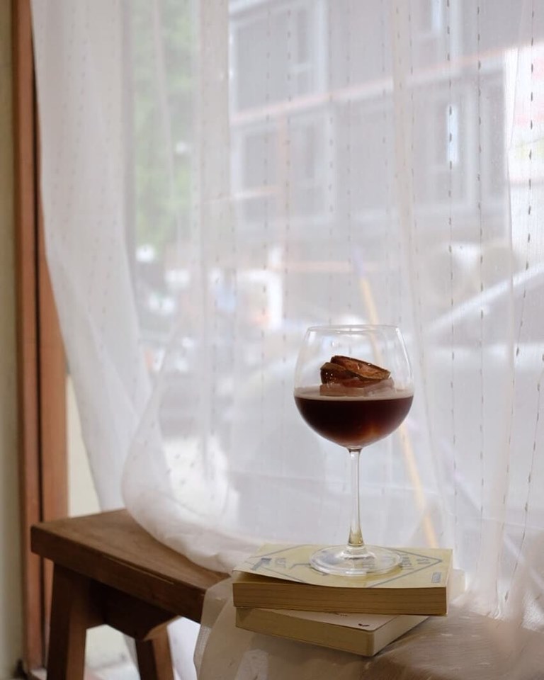 top 9+ ร้านกาแฟ slow bar (สโลว์ บาร์) บรรยากาศช้าๆ ชิลๆ เอาใจคอกาแฟโดยเฉพาะ @กรุงเทพฯ