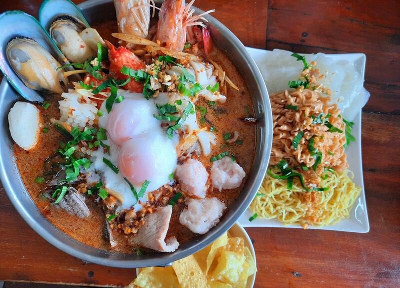 รวม 12 ร้านก๋วยเตี๋ยว สระบุรี น้ำซุปเด็ด เส้นนุ่ม เครื่องแน่น พิกัดอร่อยที่สายกินต้องแวะ!