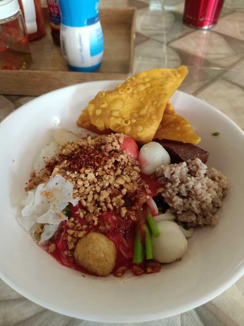 รวม 12 ร้านก๋วยเตี๋ยว สระบุรี น้ำซุปเด็ด เส้นนุ่ม เครื่องแน่น พิกัดอร่อยที่สายกินต้องแวะ!