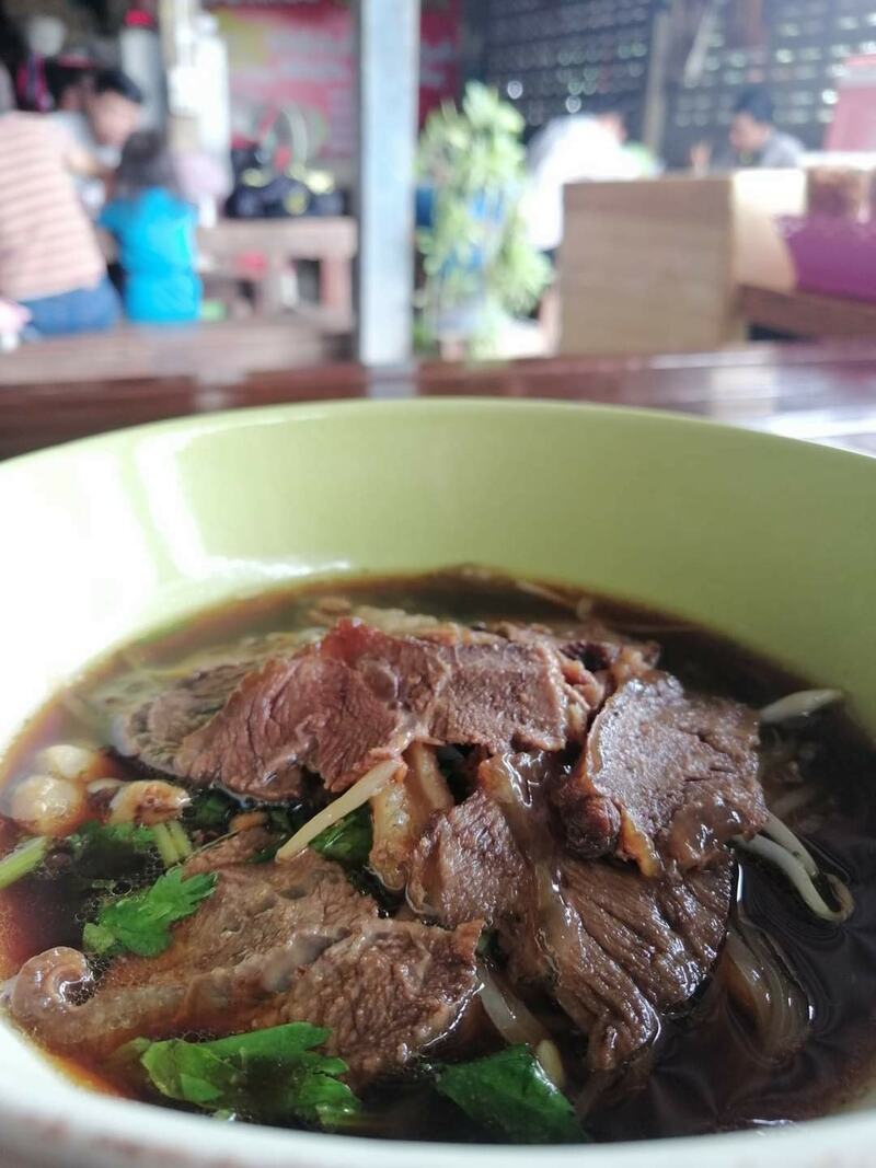 รวม 12 ร้านก๋วยเตี๋ยว สระบุรี น้ำซุปเด็ด เส้นนุ่ม เครื่องแน่น พิกัดอร่อยที่สายกินต้องแวะ!