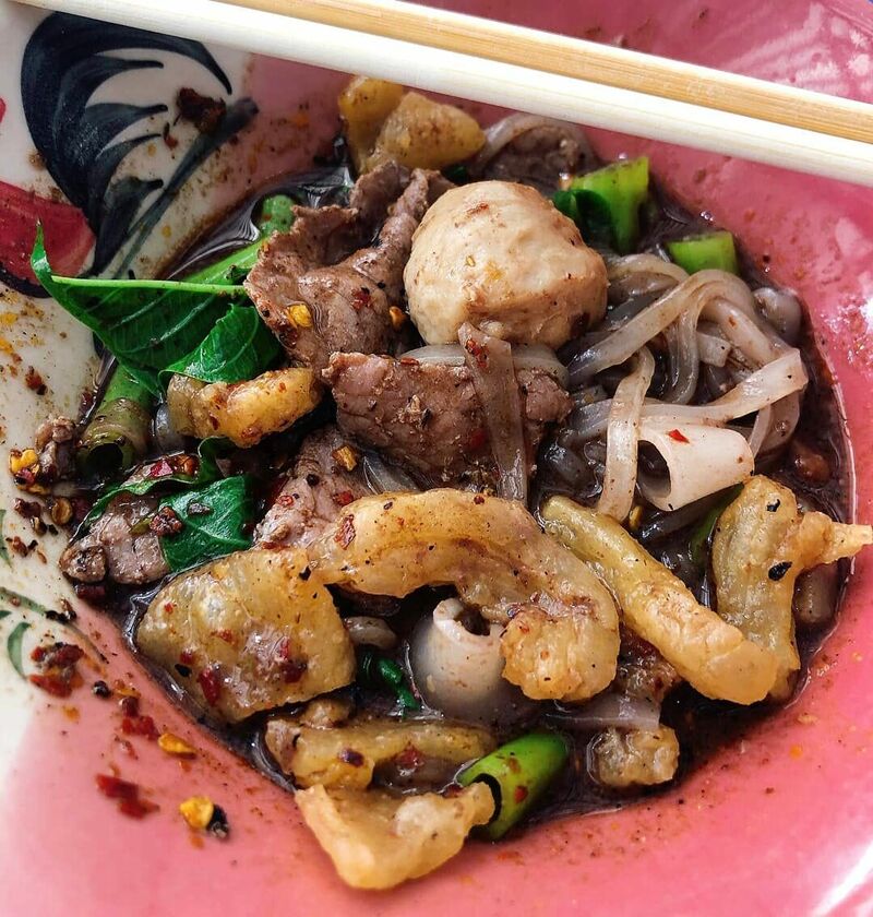 รวม 12 ร้านก๋วยเตี๋ยว สระบุรี น้ำซุปเด็ด เส้นนุ่ม เครื่องแน่น พิกัดอร่อยที่สายกินต้องแวะ!