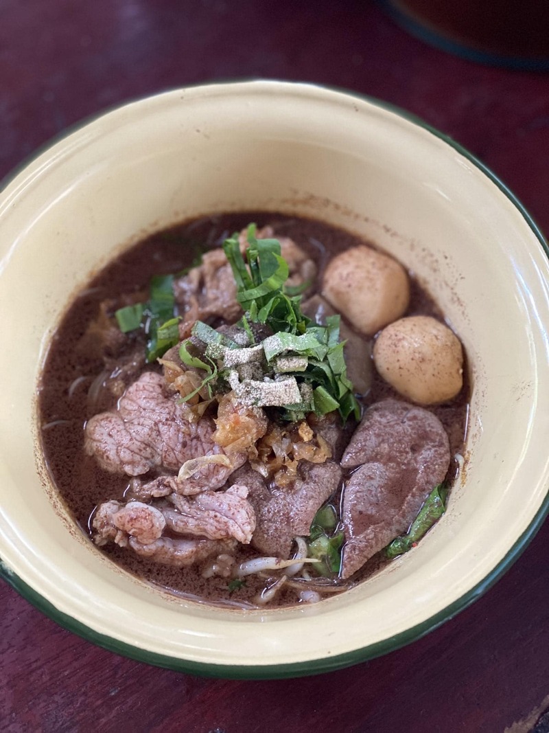 รวม 12 ร้านก๋วยเตี๋ยว สระบุรี น้ำซุปเด็ด เส้นนุ่ม เครื่องแน่น พิกัดอร่อยที่สายกินต้องแวะ!