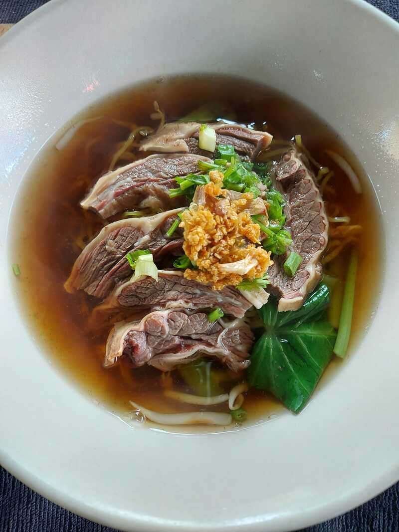 รวม 12 ร้านก๋วยเตี๋ยว สระบุรี น้ำซุปเด็ด เส้นนุ่ม เครื่องแน่น พิกัดอร่อยที่สายกินต้องแวะ!