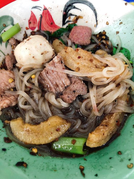 รวม 12 ร้านก๋วยเตี๋ยว สระบุรี น้ำซุปเด็ด เส้นนุ่ม เครื่องแน่น พิกัดอร่อยที่สายกินต้องแวะ!