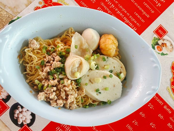 รวม 12 ร้านก๋วยเตี๋ยว สระบุรี น้ำซุปเด็ด เส้นนุ่ม เครื่องแน่น พิกัดอร่อยที่สายกินต้องแวะ!