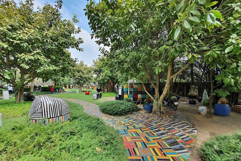 alpacahill, coro field, secret space, ตลาดน้ำดำเนินสะดวก, ถ้ำเขาบิน, ที่เที่ยว, ที่เที่ยวราชบุรี, ที่เที่ยวราชบุรี 2024, ที่เที่ยวราชบุรี 2567, ราชบุรี, วัดพระคริสตหฤทัย, วัดหนองหอย, วัดเพลง, วินเทจฟาร์ม, สถานที่ท่องเที่ยว, อัลปาก้าฮิลล์, อุทยานหินเขางู, เดอะซีนเนอรี่, เถ้าฮงไถ่, เที่ยวจังหวัดราชบุรี, เที่ยวราชบุรี, เที่ยวราชบุรี 2024, เที่ยวราชบุรี 2567, เที่ยวแม่น้ำแม่กลอง, เที่ยวใกล้กรุงเทพ, แก่งส้มแมว, โคโร่ ฟิลด์, top 30+ ที่เที่ยวราชบุรี [กรกฎาคม2024] เมืองน่าเที่ยว มนต์เสน่ห์แห่งลุ่มแม่น้ำแม่กลอง