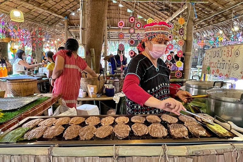 alpacahill, coro field, secret space, ตลาดน้ำดำเนินสะดวก, ถ้ำเขาบิน, ที่เที่ยว, ที่เที่ยวราชบุรี, ที่เที่ยวราชบุรี 2024, ที่เที่ยวราชบุรี 2567, ราชบุรี, วัดพระคริสตหฤทัย, วัดหนองหอย, วัดเพลง, วินเทจฟาร์ม, สถานที่ท่องเที่ยว, อัลปาก้าฮิลล์, อุทยานหินเขางู, เดอะซีนเนอรี่, เถ้าฮงไถ่, เที่ยวจังหวัดราชบุรี, เที่ยวราชบุรี, เที่ยวราชบุรี 2024, เที่ยวราชบุรี 2567, เที่ยวแม่น้ำแม่กลอง, เที่ยวใกล้กรุงเทพ, แก่งส้มแมว, โคโร่ ฟิลด์, top 30+ ที่เที่ยวราชบุรี [กรกฎาคม2024] เมืองน่าเที่ยว มนต์เสน่ห์แห่งลุ่มแม่น้ำแม่กลอง