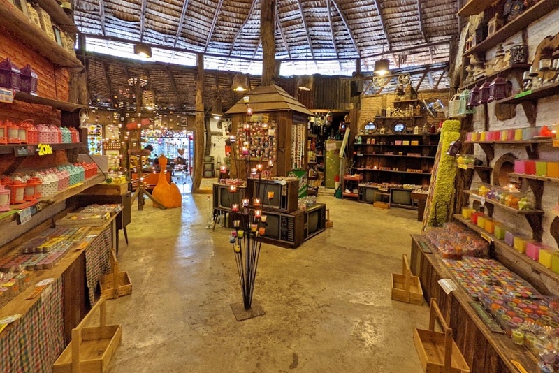 alpacahill, coro field, secret space, ตลาดน้ำดำเนินสะดวก, ถ้ำเขาบิน, ที่เที่ยว, ที่เที่ยวราชบุรี, ที่เที่ยวราชบุรี 2024, ที่เที่ยวราชบุรี 2567, ราชบุรี, วัดพระคริสตหฤทัย, วัดหนองหอย, วัดเพลง, วินเทจฟาร์ม, สถานที่ท่องเที่ยว, อัลปาก้าฮิลล์, อุทยานหินเขางู, เดอะซีนเนอรี่, เถ้าฮงไถ่, เที่ยวจังหวัดราชบุรี, เที่ยวราชบุรี, เที่ยวราชบุรี 2024, เที่ยวราชบุรี 2567, เที่ยวแม่น้ำแม่กลอง, เที่ยวใกล้กรุงเทพ, แก่งส้มแมว, โคโร่ ฟิลด์, top 30+ ที่เที่ยวราชบุรี [กรกฎาคม2024] เมืองน่าเที่ยว มนต์เสน่ห์แห่งลุ่มแม่น้ำแม่กลอง